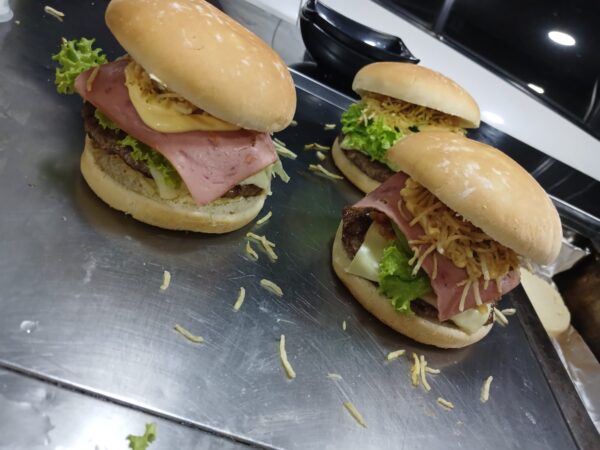 Hamburguesa Llanera Los Maestros del Sabor