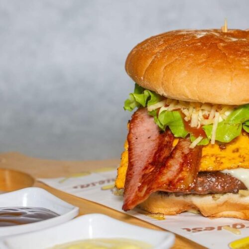 Hamburguesa La Resabiada Los Maestros del Sabor