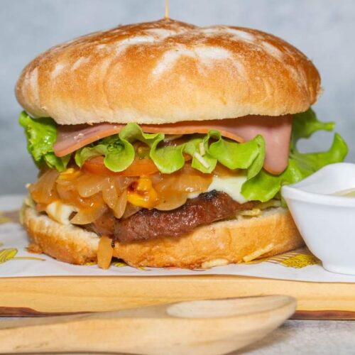 Hamburguesa Tradicional Los Maestros del Sabor